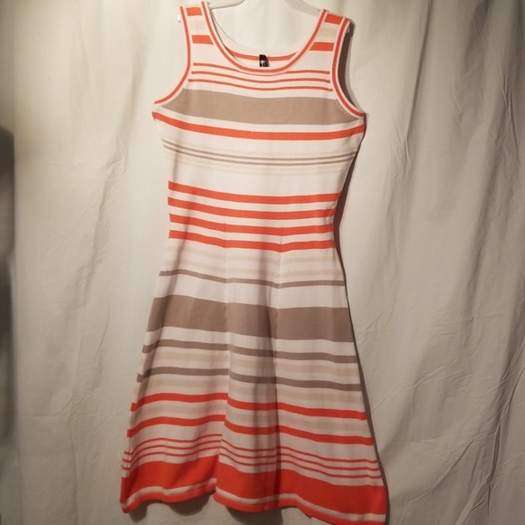 Andrew Marc Dresses & Skirts - ❤5 for$25❤Marc York Andrew Marc sweater dress